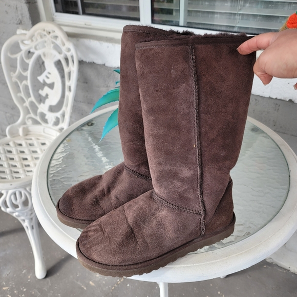 UGG brown boots - Picture 1 of 16